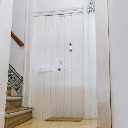 哥斯达城堡公寓 *